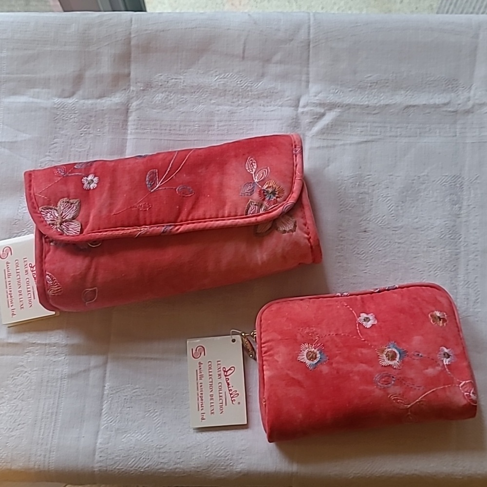 Damielle cosmetic bags. Peachy orange.